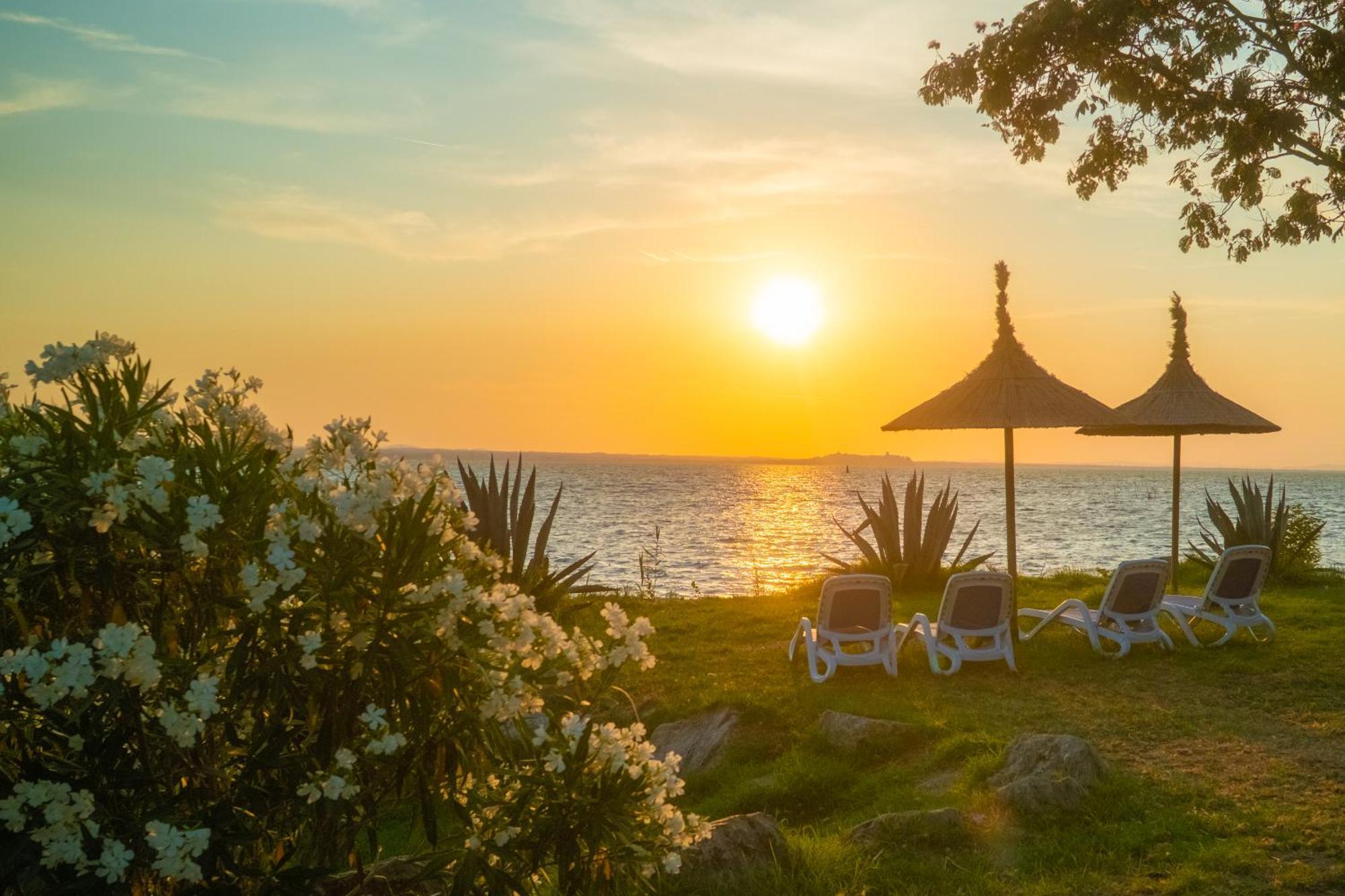 מאג'ונה Trasimeno Glamping Resort מראה חיצוני תמונה