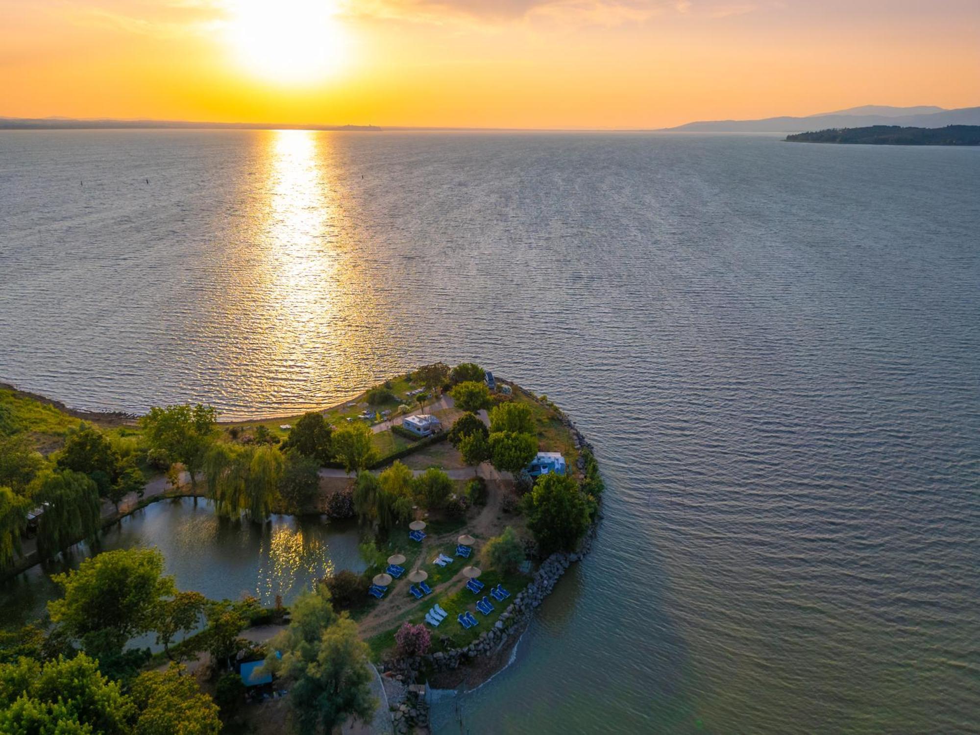 מאג'ונה Trasimeno Glamping Resort מראה חיצוני תמונה